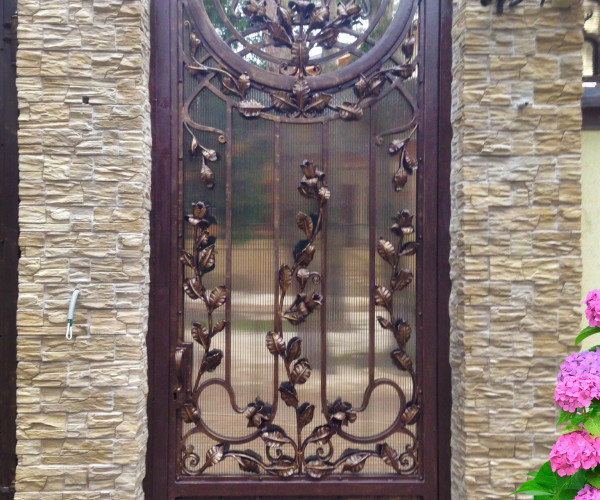 кованые металлические двери калитки для дома